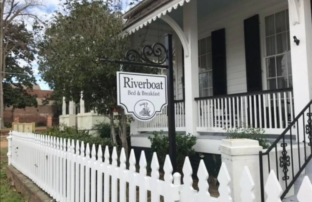 Riverboat Bed & Breakfast-1