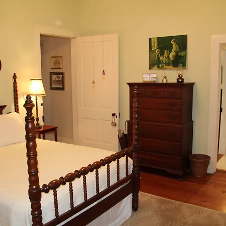Riverboat Bed & Breakfast-2